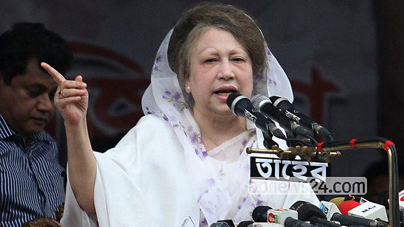২০১৩ সালের ২৫ অক্টোবর। ঢাকার সোহরাওয়ার্দী উদ্যানে ১৮ দলীয় জোটের সমাবেশে বিএনপি চেয়ারপারসন খালেদা জিয়া। ছবি: নয়ন কুমার