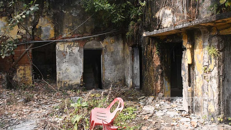 একাত্তরে মুক্তিযুদ্ধকালে প্রথম রাজাকার ক্যাম্প হয়েছিল খুলনার এ বাড়িতেই।