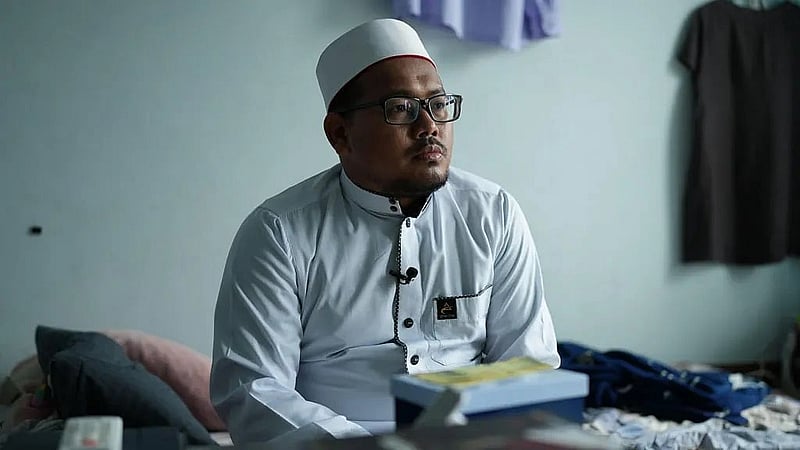 সো নে ও এখন থাকেন থাইল্যান্ডে এক সীমান্ত শহরে, কাজ করেন এনজিওতে। ছবি: বিবিসি