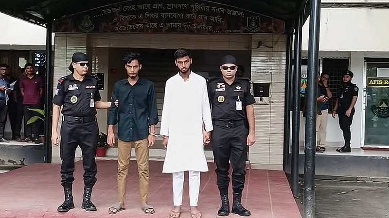 বনানীর সিসা বারে খুনের ঘটনায় গ্রেপ্তার মাকসুদুর রহমান হামজা ও মুন্না।