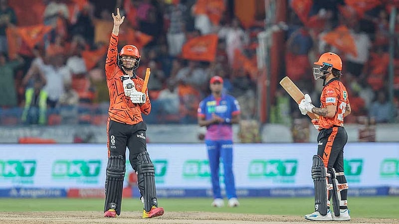 টি-টোয়েন্টিতে ভারতীয় ব্যাটসম্যানদের মধ্যে সবচেয়ে বেশি সেঞ্চুরির রেকর্ড ছুঁলেন আভিশেক। ছবি: আইপিএল