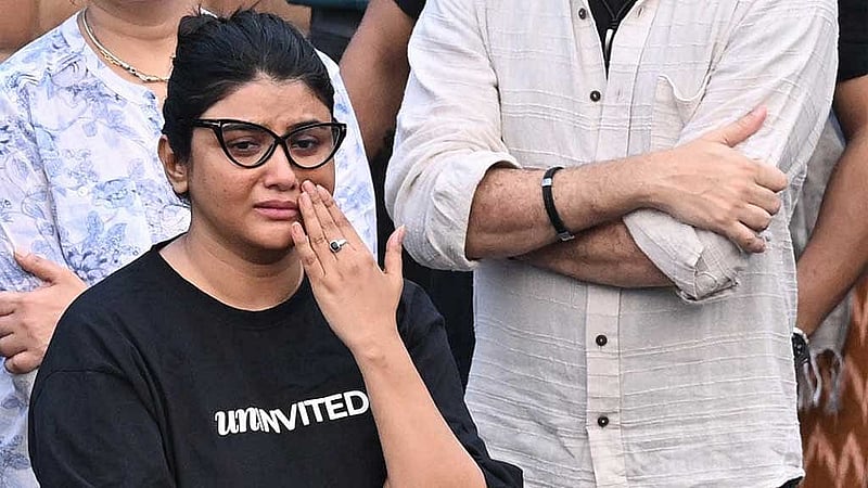 পার্ণো মিত্র বলেন, ‘রাহুল অতীত হয়ে যাবে, মেনে নেওয়া যায় না’। 