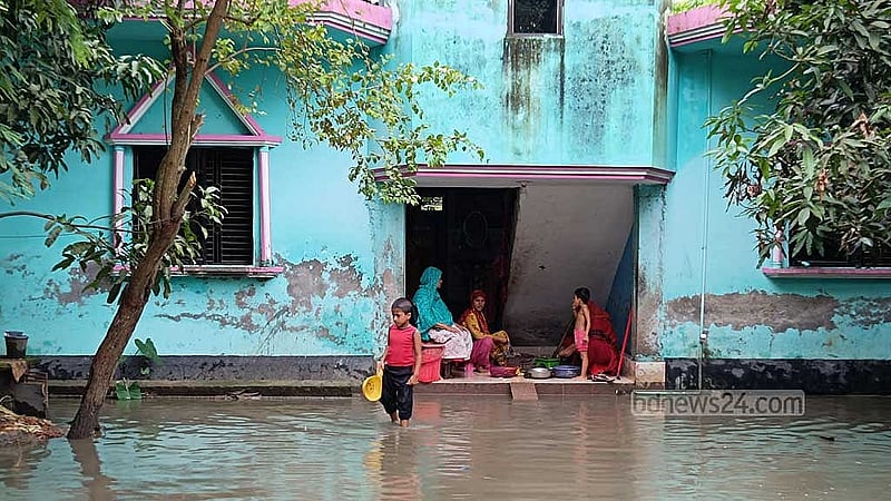 ব্রাহ্মণবাড়িয়ায় বন্যা পরিস্থিতির উন্নতি, কমেনি দুর্ভোগ।