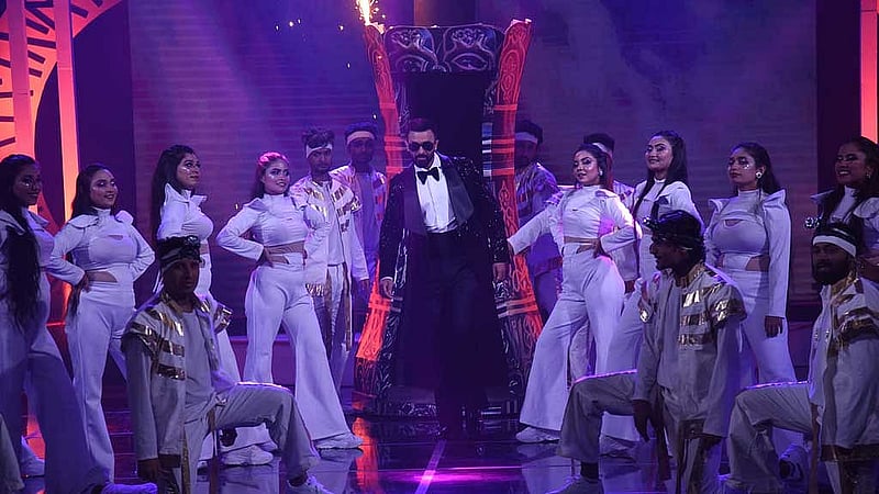 'আনন্দমেলায়' অনুষ্ঠানের দৃশ্যে শাকিব খান। ছবি: বিটিভির সৌজন্যে।  