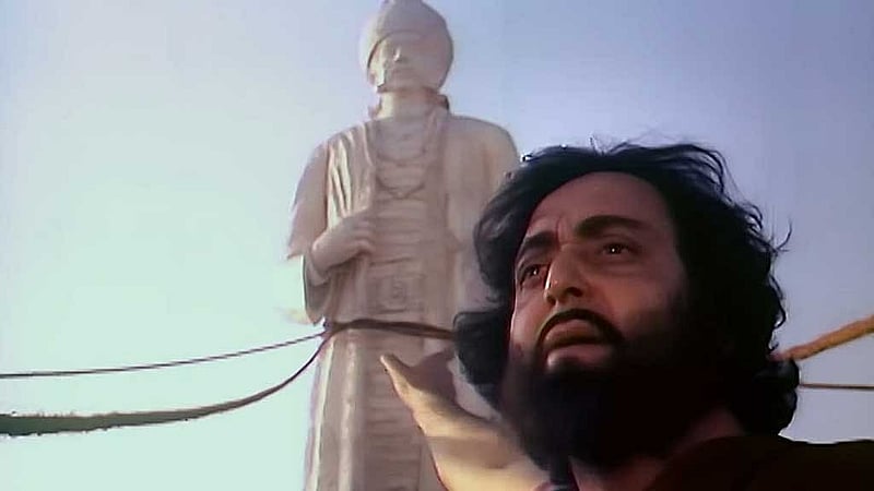 ‘হীরক রাজার দেশে’র চরিত্রগুলোর মধ্যে একজন কিন্তু ক্যাটাগরির বাইরের, তিনি উদয়ন পণ্ডিত, এর মানে কি এই শিক্ষক আবদ্ধ-চিন্তা নয়, বরং আস্থা রাখছেন মুক্তচিন্তায়?