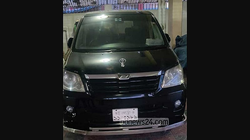 তাহসিন হত্যা ব্যবহৃত এই গাড়িটি জব্দ করেছে পুলিশ।