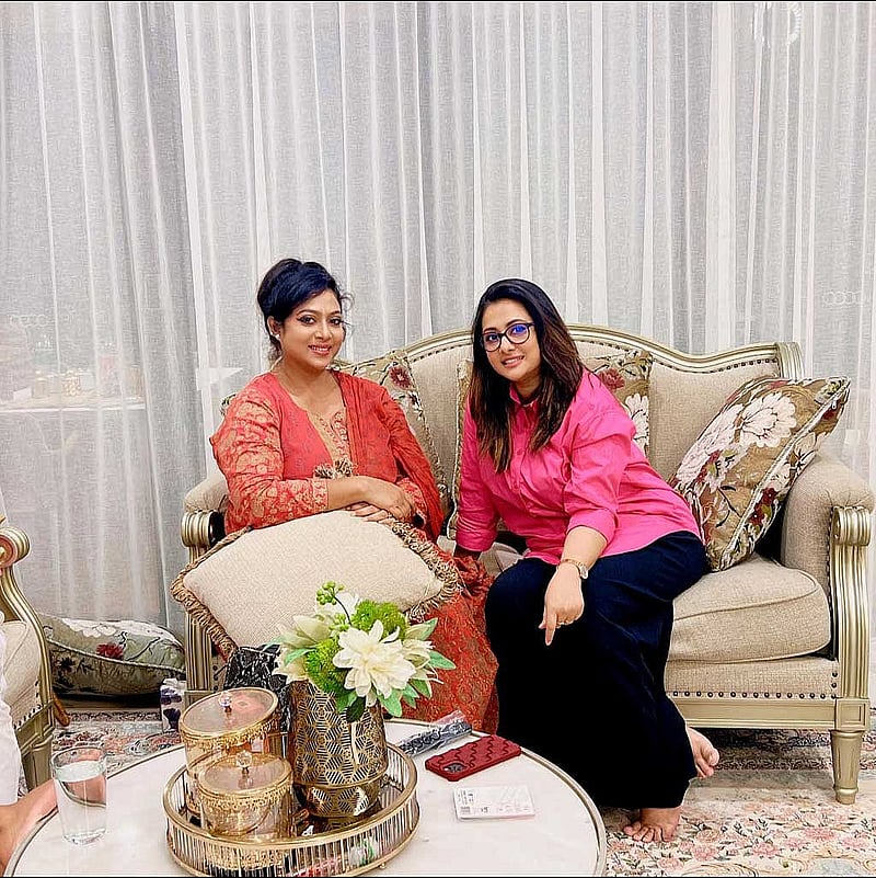 সিডনিতে আসার পার ‘ফ্লাওয়ার ফেস্টিভ্যালে’ও গিয়েছেন বলে জানিয়েছেন শাবনূর। ভালোবাসেন ঘরে ফুলদানিতে ফুল রাখতে।
