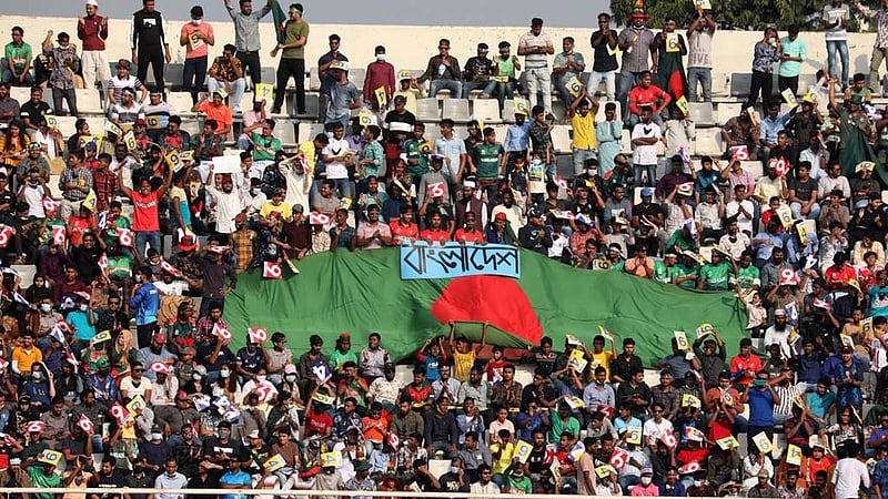 ক্রিকেট মাঠে বাংলাদেশিদের এমন উল্লাস কী হারিয়ে যাওয়ার পথে? ফাইল ছবি
