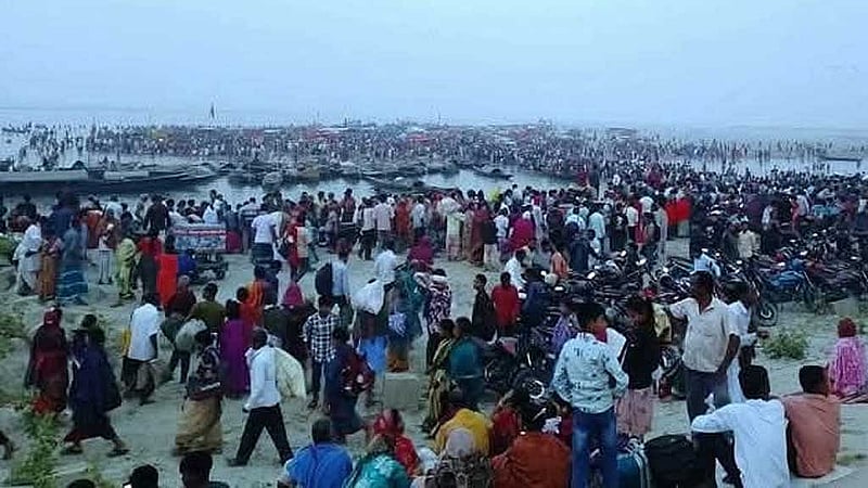 কুড়িগ্রামের চিলমারীর মহাঅষ্টমী স্নান।
