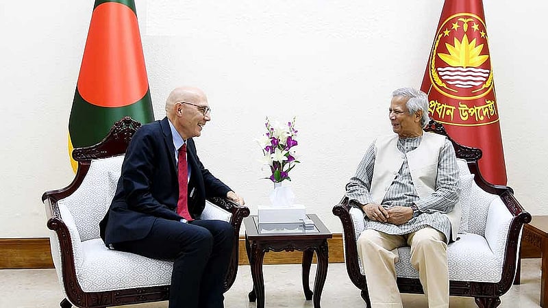 জাতিসংঘের মানবাধিকার বিষয়ক হাই কমিশনার ফলকার টুর্ক বুধবার প্রধান উপদেষ্টা অধ্যাপক মুহাম্মদ ইউনূসের সঙ্গে সাক্ষাৎ করেন। ছবি: পিআইডি