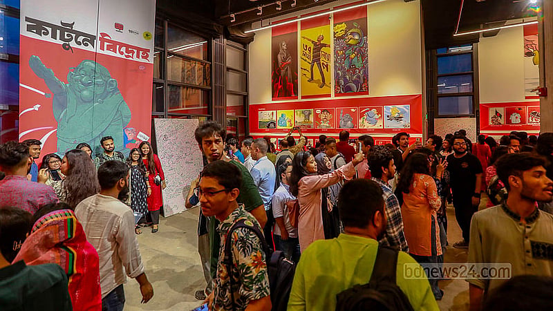 পুরো গ্যালারিতেই কার্টুনে কার্টুনে ফুটিয়ে তোলা হয়েছে গণ আন্দোলনের ৩৬ দিন।