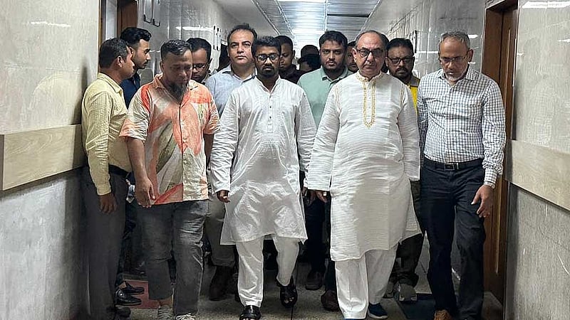 বিএনপি নেতা মির্জা আব্বাস ও গণঅধিকার পরিষদ নেতা রাশেদ খান।
