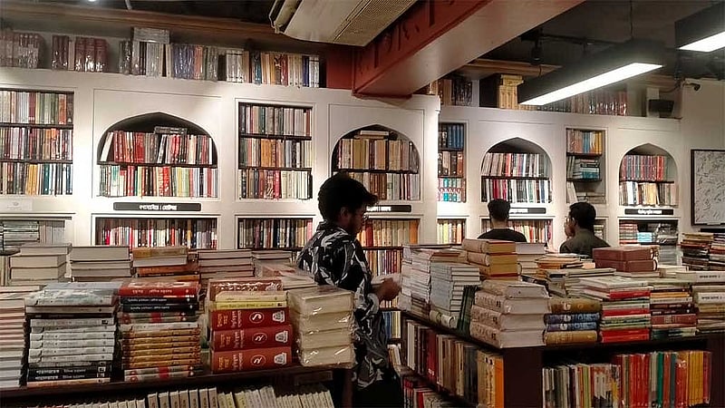 জুলাই-আগস্ট অভ্যুত্থানে বাতিঘরে বই বিক্রি কিছুটা কমেছিল; এখন আবার বাড়ছে।
