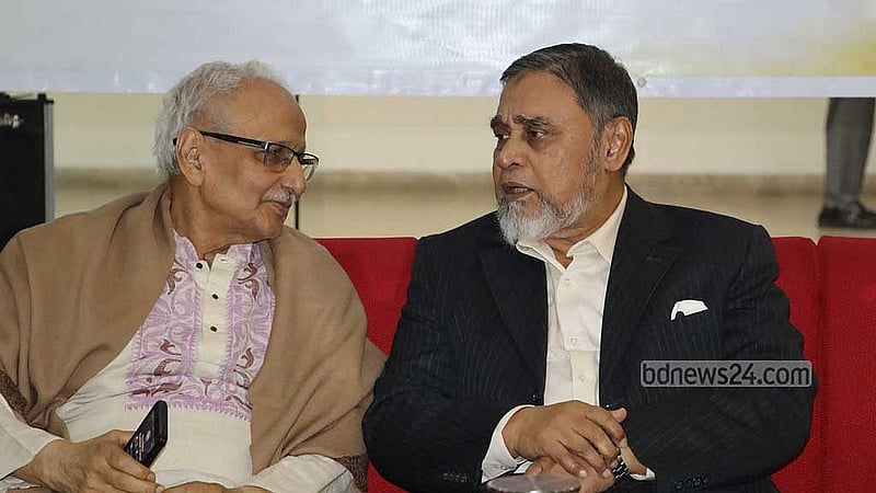 নির্বাচন সংস্কার কমিশনের প্রধান বদিউল আলম মজুমদার ও প্রধান নির্বাচন কমিশনার এ এম এম নাসির উদ্দিন।