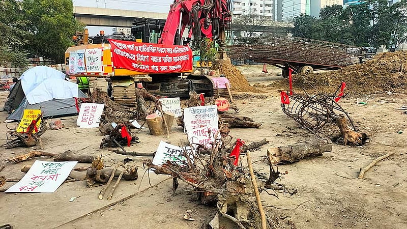 ‘বাংলাদেশ গাছ রক্ষা আন্দোলন’ এই আন্দোলনের মূল সমন্বয়ক। সঙ্গে সংহতি জানিয়েছে বিভিন্ন সামাজিক-পরিবেশ-সাংস্কৃতিক-পরিকল্পনা-পেশাজীবী-সাংস্কৃতিক সংগঠন। ছবি: পাভেল পার্থ