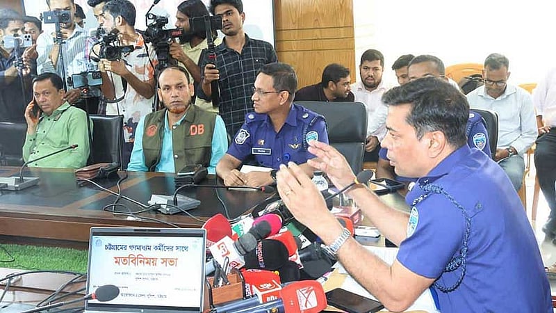 চট্টগ্রামের পুলিশ সুপার মাসুদ আলম।