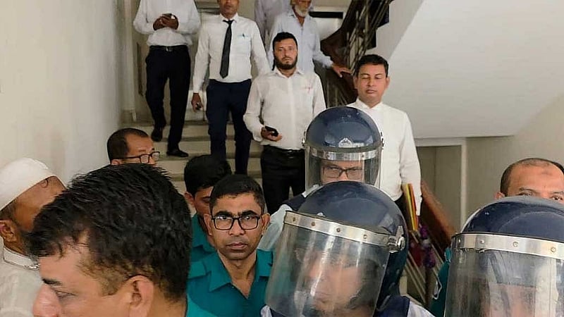 আদালতে আনিসুল হক।