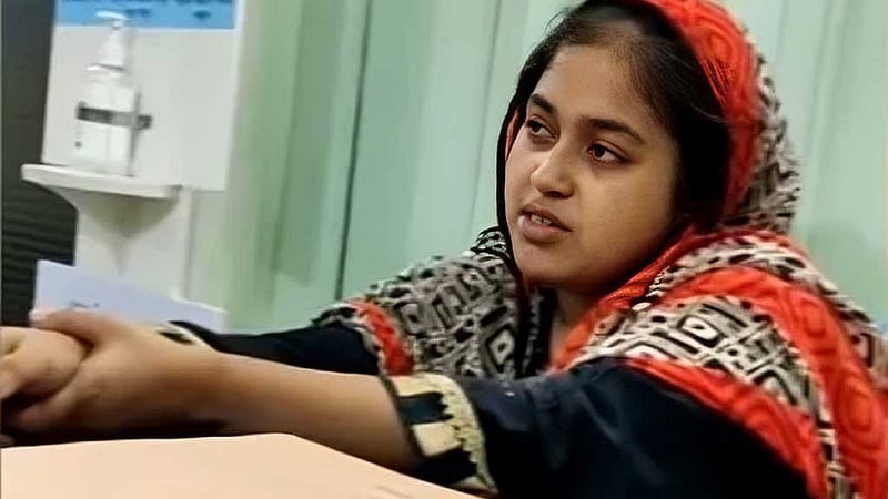 গ্রেপ্তারের পর আদালতে স্বীকারোক্তিমূলক জবানবন্দি দিয়েছিলেন মুন। 