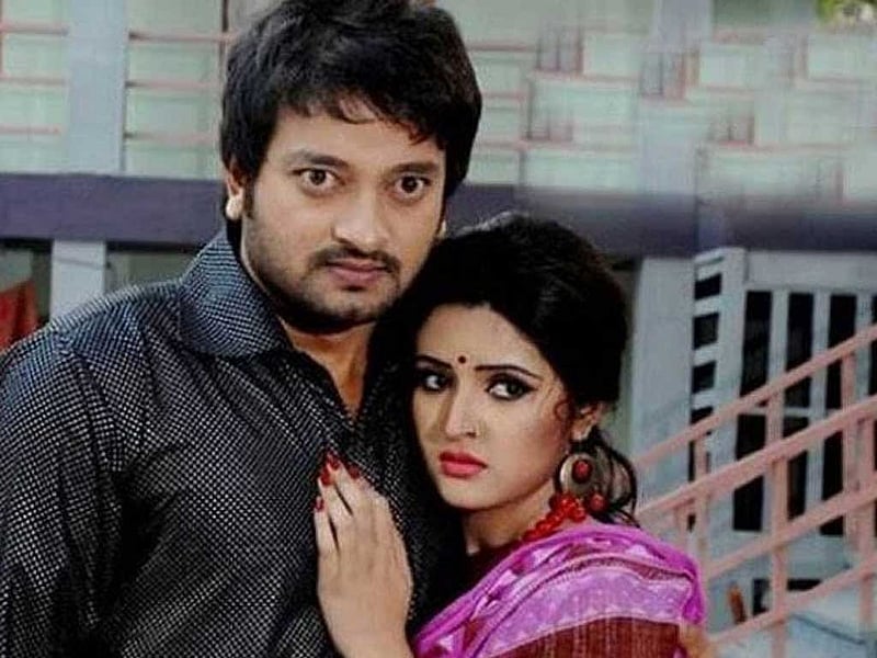 'রানা প্লাজা' সিনেমায় পরীমনি ও সায়মন সাদিক 