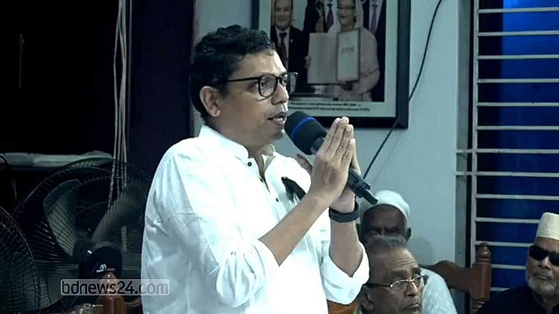 তাদের ভুলের জন্য শেখ হাসিনাকে ভুল না বোঝার অনুরোধ করে পলক বলেছেন, শেখ হাসিনা অনিরাপদ থাকলে অনিরাপদ হবে বাংলাদেশ।