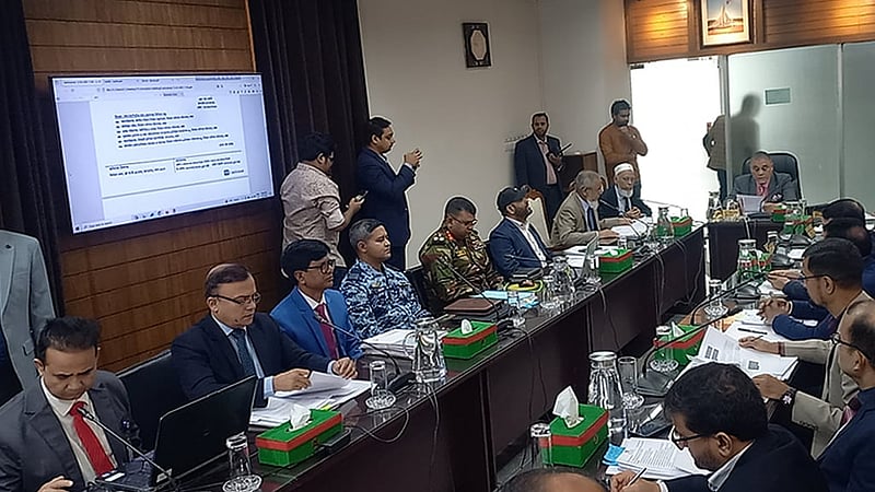 তফসিল ঘোষণার প্রস্তুতি নিয়ে ইসির সভা। 