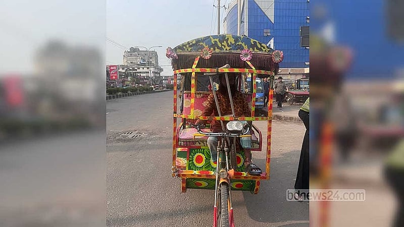 ব্যাটারির রিকশাচালক আওয়াল হোসেন।
