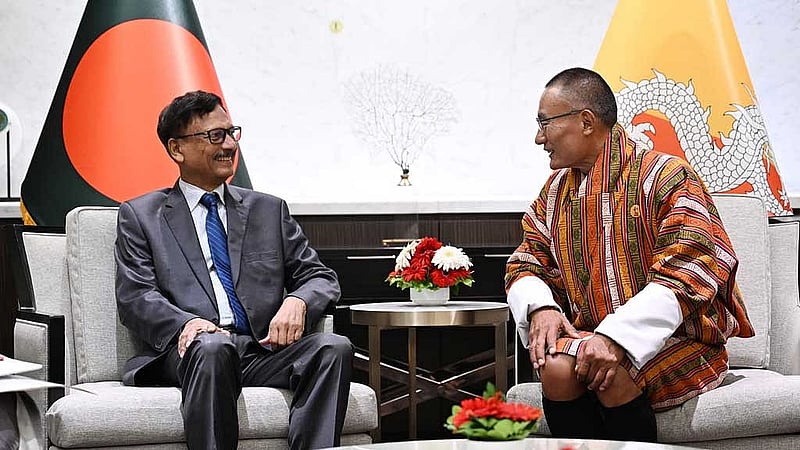 ভুটানের প্রধানমন্ত্রী শেরিং তোবগে দুপুরে পররাষ্ট্র উপদেষ্টা তৌহিদ হোসেনের সঙ্গে বৈঠক করেন।