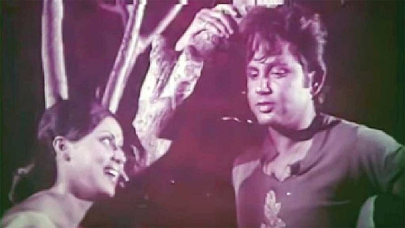 আলমগীর কবির পরিচালিত ‘সীমানা পেরিয়ে’ সিনেমায় জয়শ্রী কবির ও বুলবুল আহমেদ। ছবি: ভিডিও থেকে