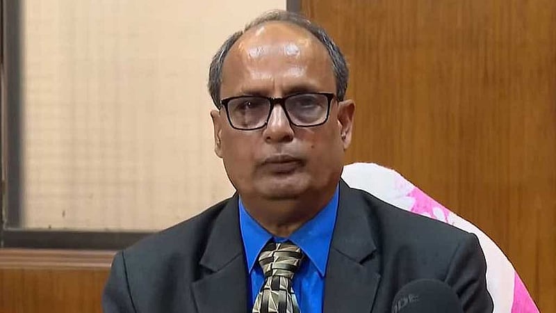 ঢাকা কলেজের অধ্যক্ষ অধ্যাপক এ কে এম ইলিয়াস।