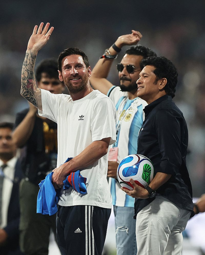 ভিন্ন দুই খেলার দুই কিংবদন্তি। ছবি: রয়টার্স