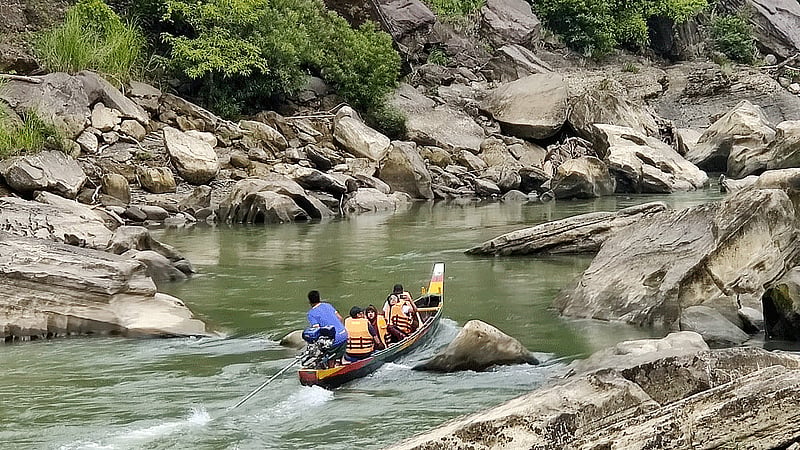 থানচি উপজেলার তিন্দু ইউনিয়নের বড়পাথর এলাকা