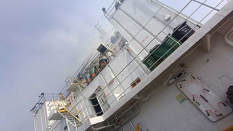 মিসাইল হামলায় ক্ষতিগ্রস্ত এমভি গোল্ড অটাম