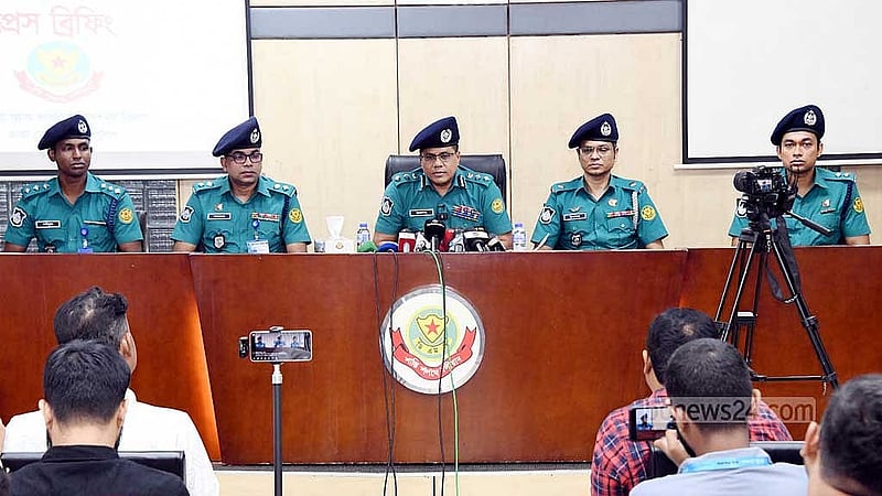 সংবাদ সম্মেলনে কথা বলেন ওয়ারী বিভাগের উপকমিশনার (ডিসি) মো. ছালেহ উদ্দিন।