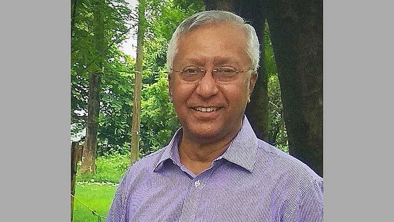 নির্বাচন কমিশনের সিনিয়র সচিব আখতার আহমেদ বলেছেন, নির্বাচন কমিশন সরকারের কাছে আইন-বিধি নিয়ে প্রস্তাব পাঠাতে পর্যালোচনা শুরু করেছে।