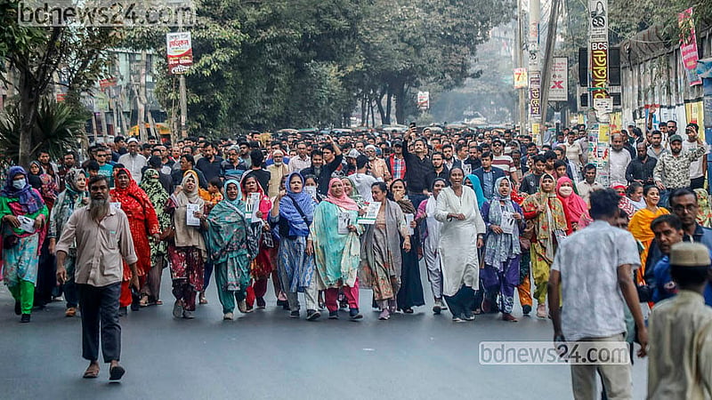 ঢাকা-৮ আসনে বিএনপির প্রার্থী মির্জা আব্বাসের সমর্থনে কর্মীদের মিছিল। ছবি: আব্দুল্লাহ আল মমীন