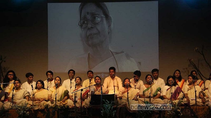 সন্‌জীদা খাতুনের স্মরণানুষ্ঠান। শুক্রবার ছায়ানট মিলনায়তনে।