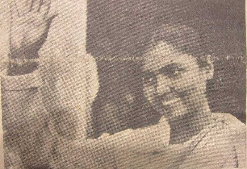 মতিয়া চৌধুরী তখন তরুণ নেতা।