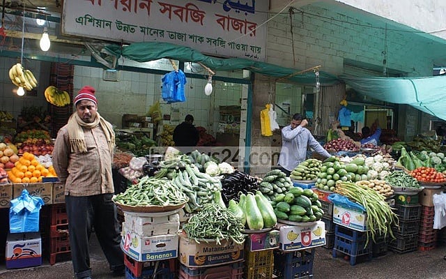 সৌদি আরবের রিয়াদে একটি কাঁচাবাজার। বাংলাদেশিসহ দেশের প্রবাসীরাই এখানকার ক্রেতা-বিক্রেতা।