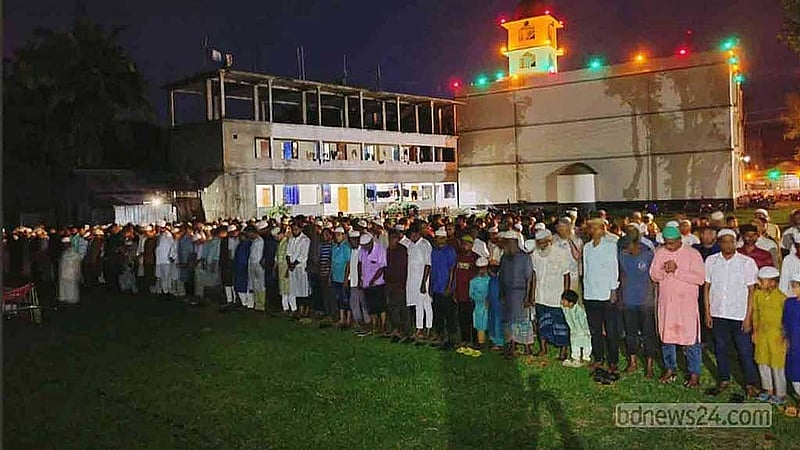 শেরপুরের নকলার পৌর শহরের কায়দা বাজারদী কবরস্থান মাঠে অভিনেত্রী সীমানার দ্বিতীয় জানাজা অনুষ্ঠিত হয়।