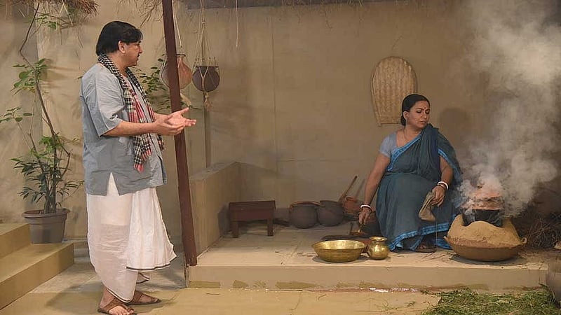 ‘সম্পত্তি সমর্পণ’ নাটকের দৃশ্য। ছবি: বিটিভির সৌজন্যে। 