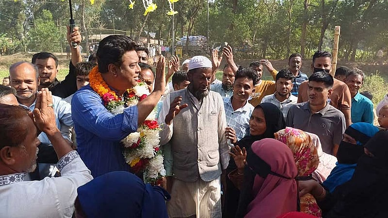 চট্টগ্রাম-১৪ আসনে টানা ছয়বার এমপি ছিলেন এলডিপি সভাপতি অলি আহমদ। এবার আসনটিতে এলডিপির প্রার্থী হয়েছেন তার ছেলে ওমর ফারুক।