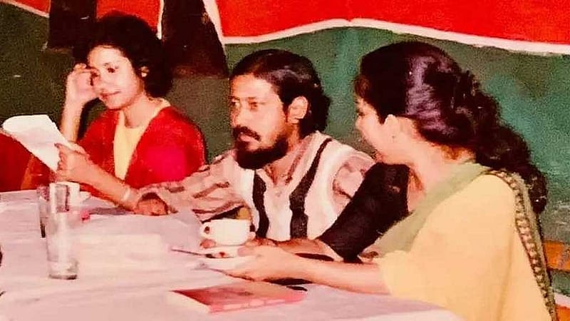 যৌবনের হেলাল হাফিজ, সমসাময়িক কবিদের সঙ্গে