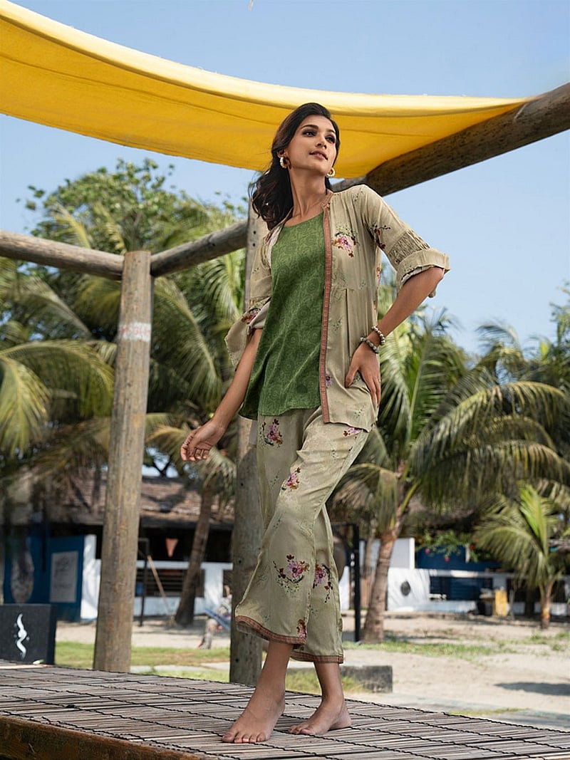ছবি: লো রিভ।