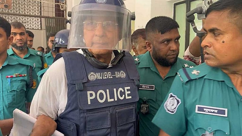 আদালতে জাসদ সভাপতি হাসানুল হক ইনু। ফাইল ছবি