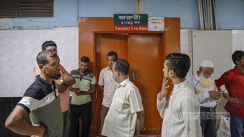 রোববার সকাল থেকে বন্ধ ছিল ঢাকা মেডিকেল কলেজ হাসপাতালের জরুরি বিভাগ।