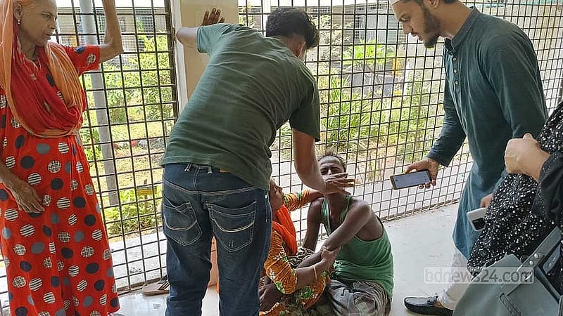 সখীপুরে সাপের কামড়ে মারা যাওয়া কাজলী বেগমের স্বজনদের আহাজারি।