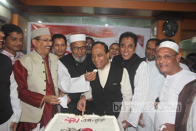 ২০১৪ সালে চট্টগ্রামে দৈনিক পূর্বদেশের বর্ষপূর্তি অনুষ্ঠানে আওয়ামী লীগ নেতা এ বি এম মহিউদ্দিন চৌধুরী ও বিএনপি নেতা আবদুল্লাহ আল নোমান। চট্টগ্রামের রাজনীতিতে তারা ‘মামা-ভাগিনা’ হিসেবে পরিচিত।