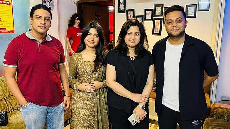 একসঙ্গে গীতিকবি, মা-মেয়ে ও সংগীত পরিচালক