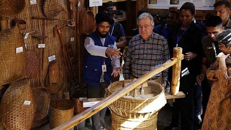 কক্সবাজারের রোহিঙ্গা ক্যাম্পে জাতিসংঘ মহাসচিব আন্তোনিও গুতেরেস। ছবি: রয়টার্স