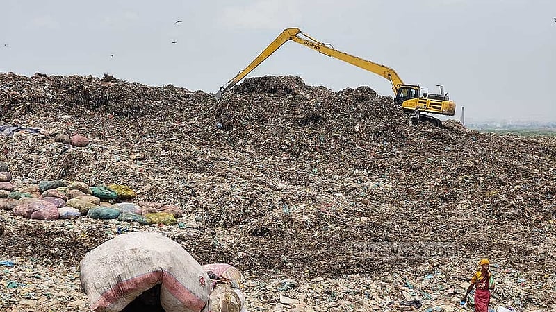 আমিনবাজার ল্যান্ডফিলে এই ময়লার পাহাড়ে ঈদে যোগ হবে আরো বর্জ্য 